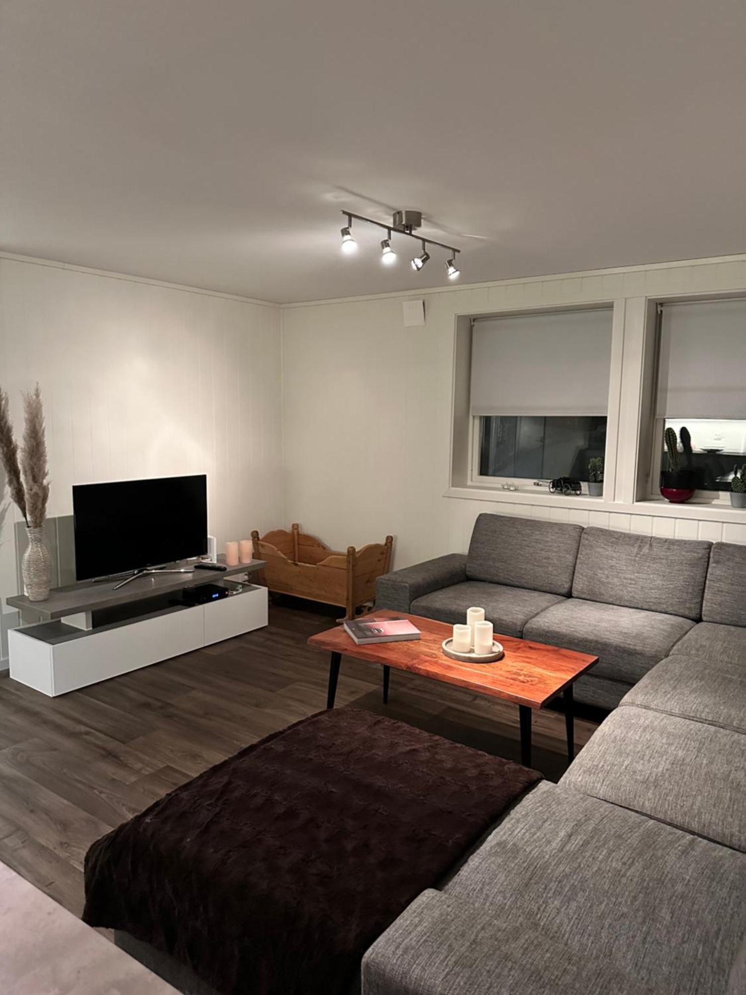 Your Home Away From Home, Apartment 2 Тромсе Екстер'єр фото